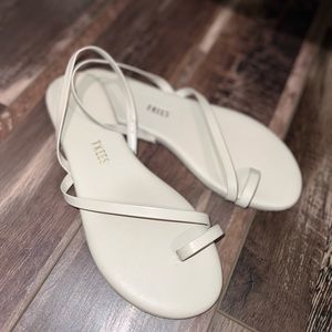 LC Tkees Like New!!!